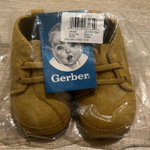 3-6 months Gerber shoes new with tag